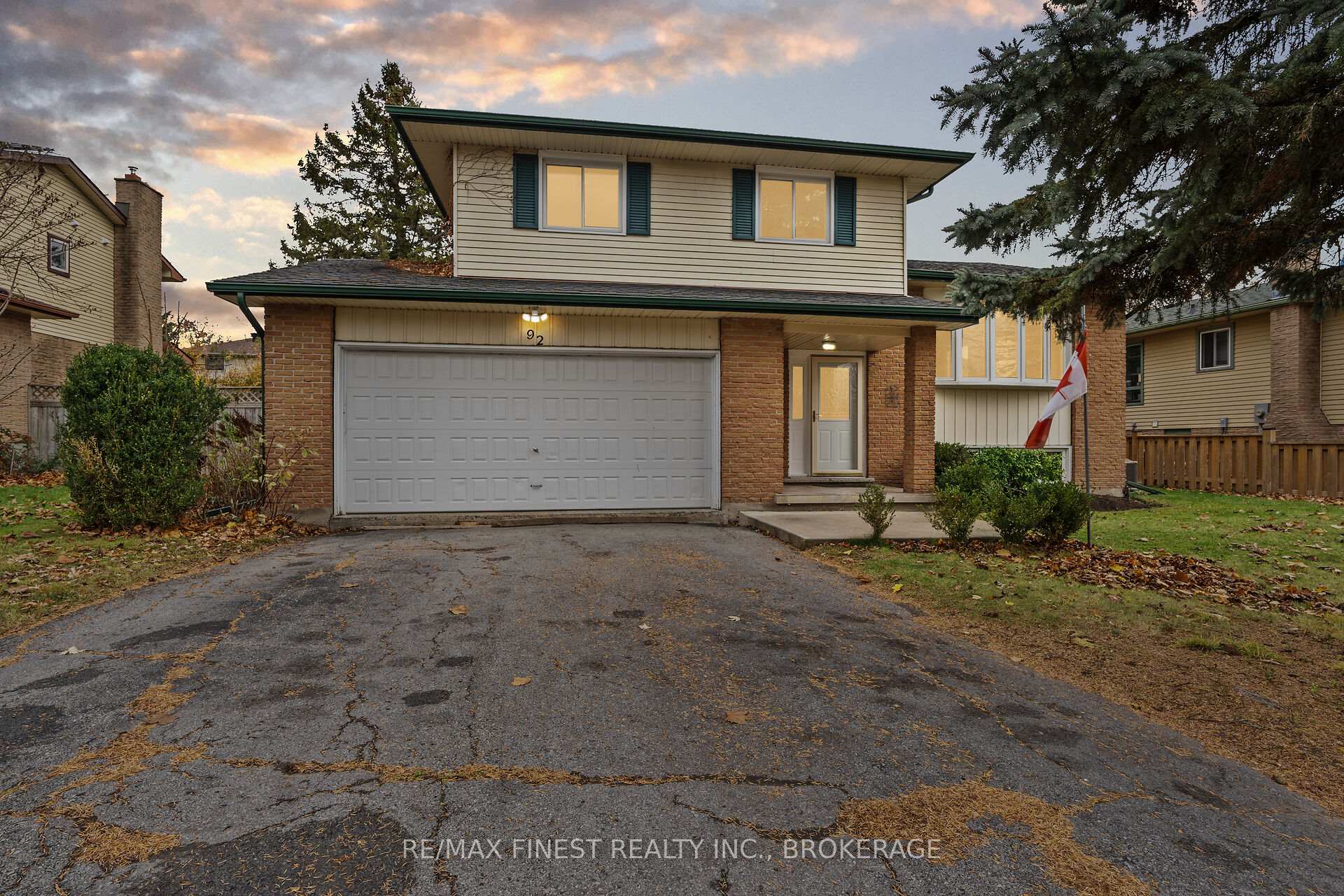Photo 2 of 92 Windfield Crescent, Kingston, Kingston East (Incl Barret Crt) — HOMEH