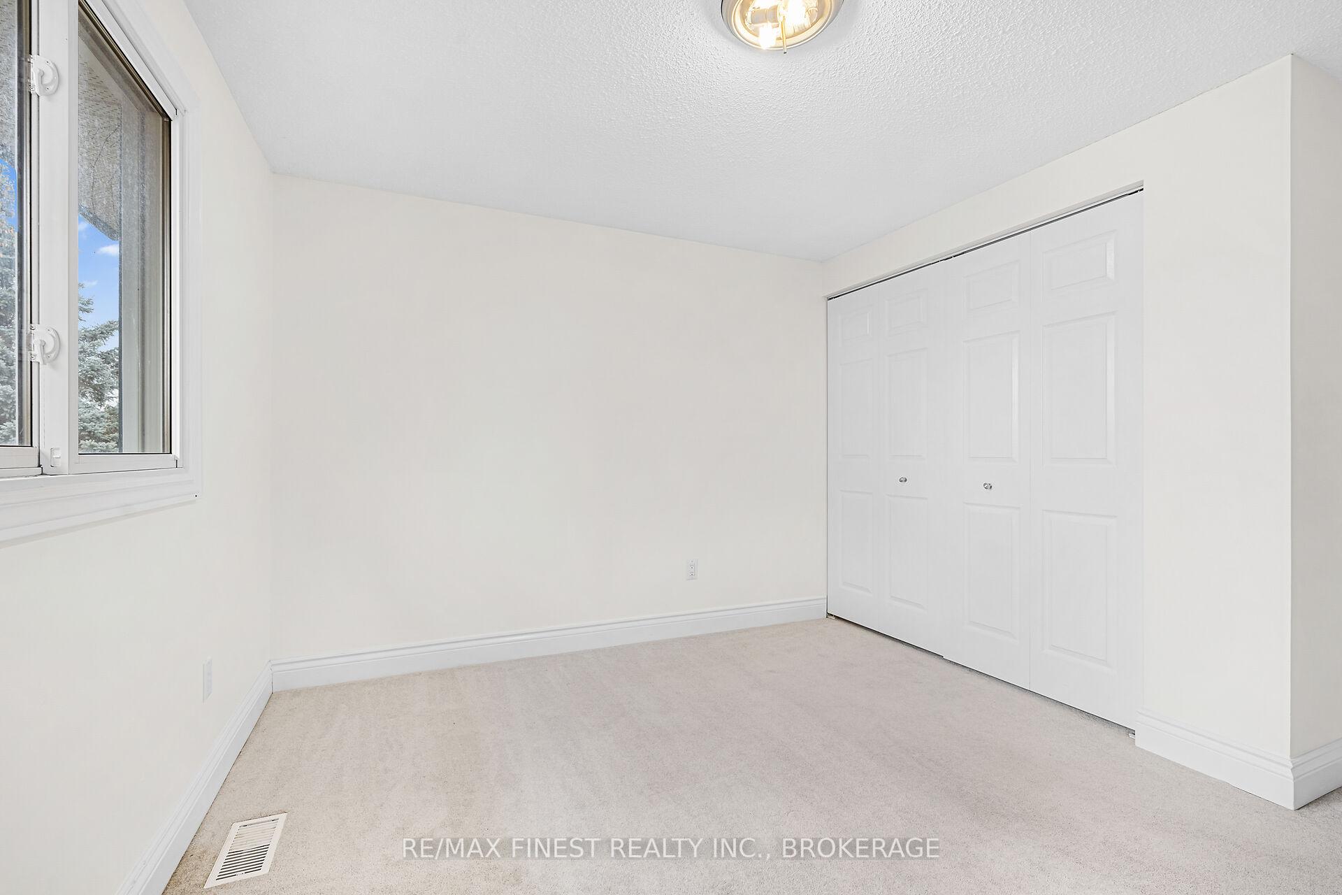 Photo 6 of 92 Windfield Crescent, Kingston, Kingston East (Incl Barret Crt) — HOMEH