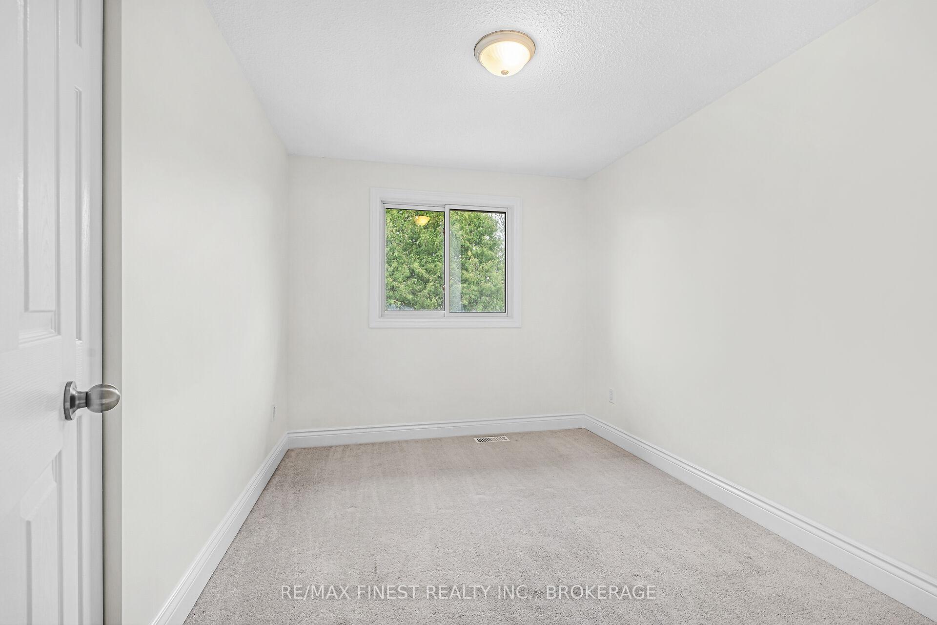 Photo 7 of 92 Windfield Crescent, Kingston, Kingston East (Incl Barret Crt) — HOMEH