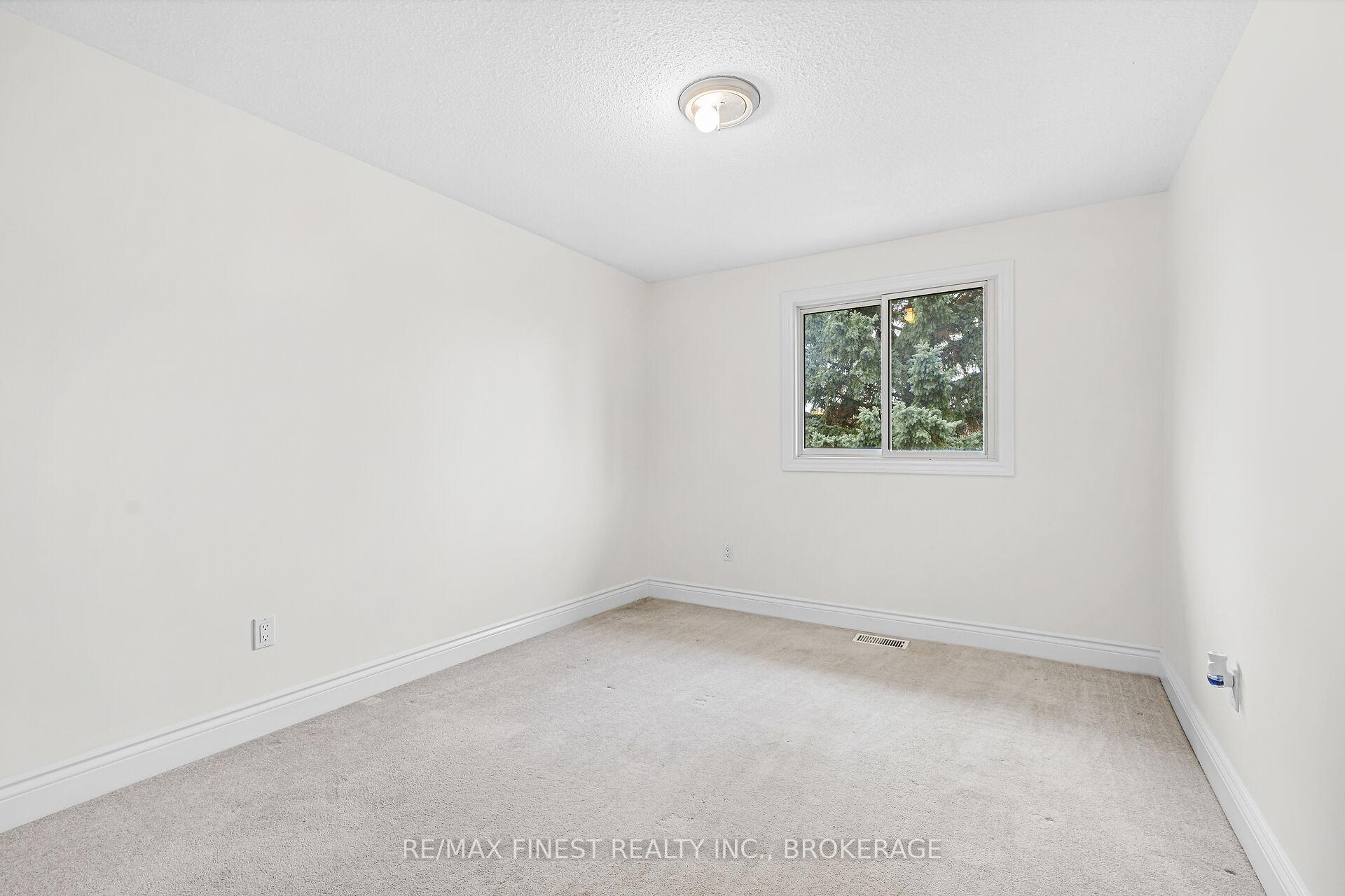 Photo 8 of 92 Windfield Crescent, Kingston, Kingston East (Incl Barret Crt) — HOMEH
