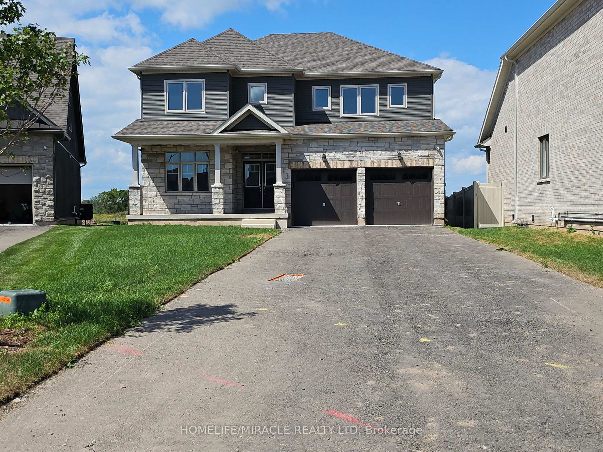 Front of 74 Oriole Crescent