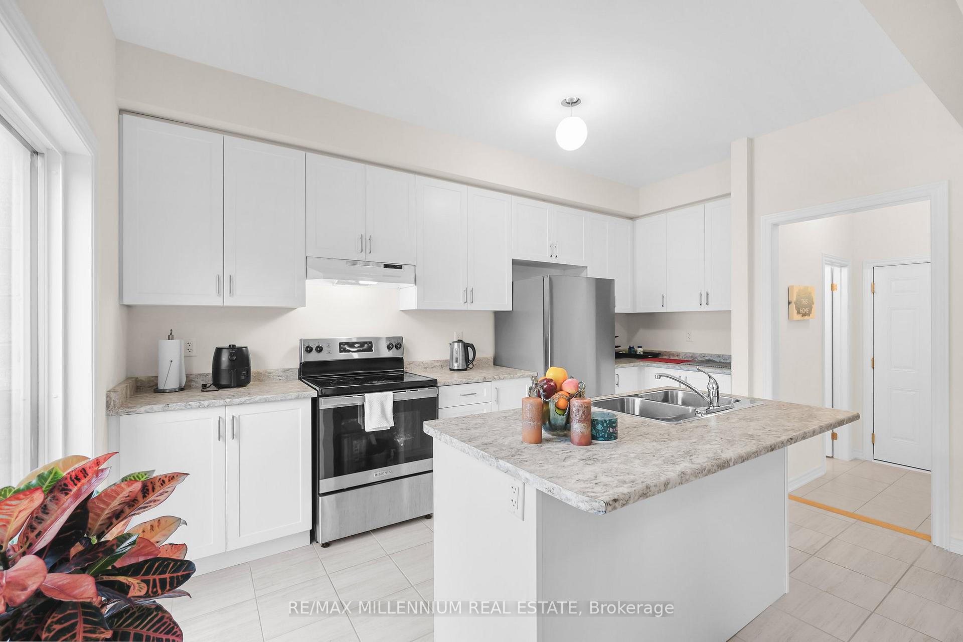 Photo 13 of 2563 Hibiscus Drive, Pickering, Rural Pickering — HOMEH