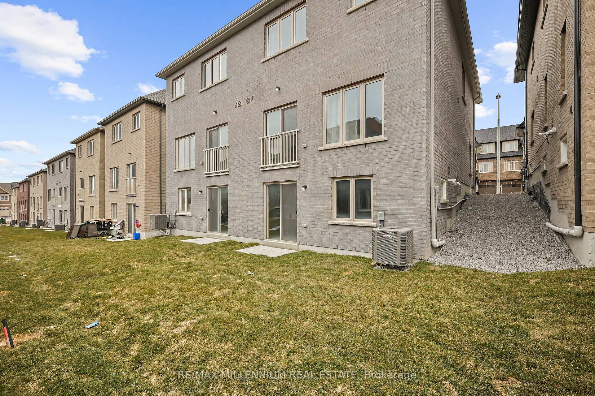 Photo 36 of 2563 Hibiscus Drive, Pickering, Rural Pickering — HOMEH