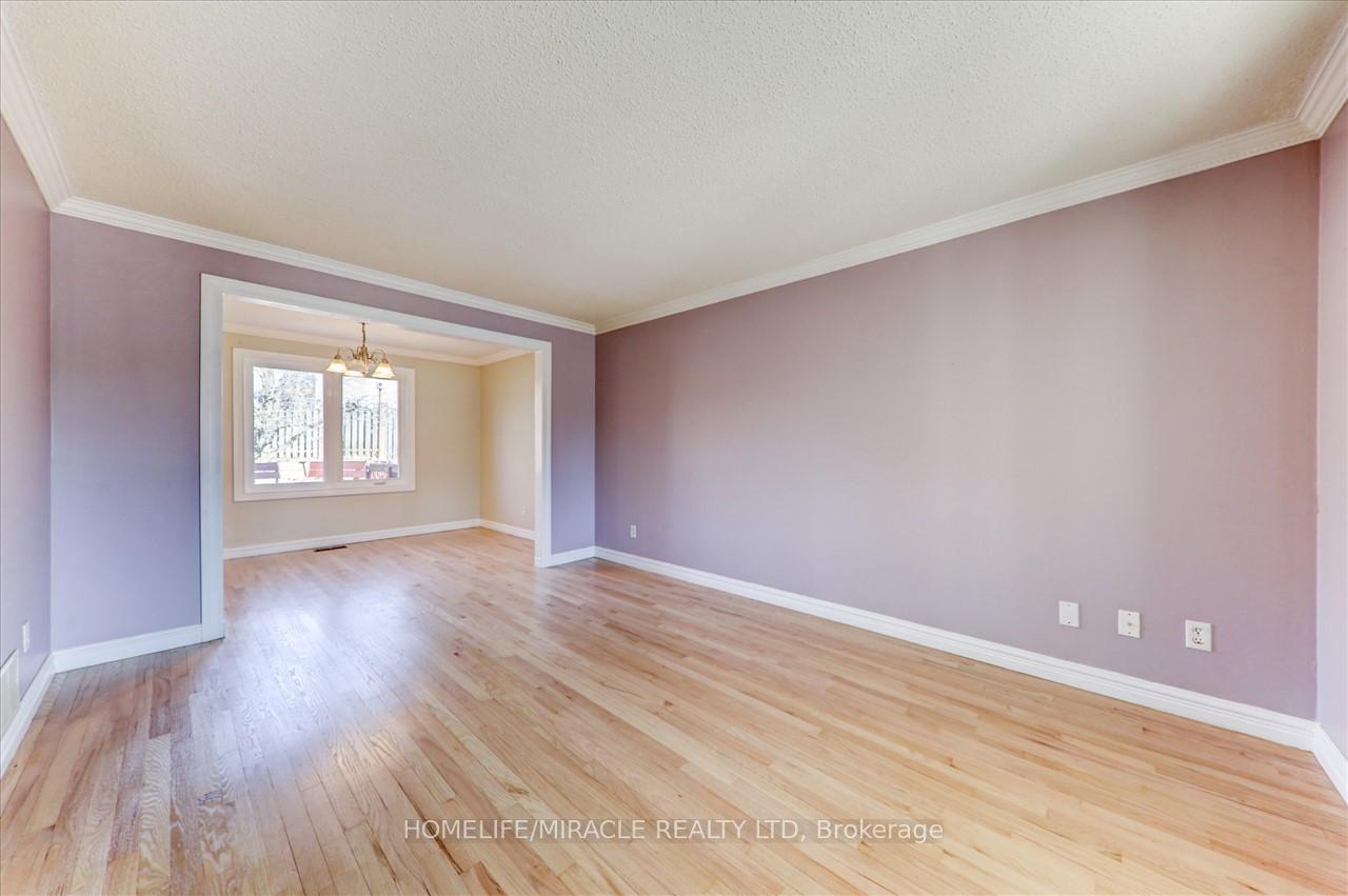 Photo 6 of 662 Beckworth Square, Pickering, Amberlea — HOMEH