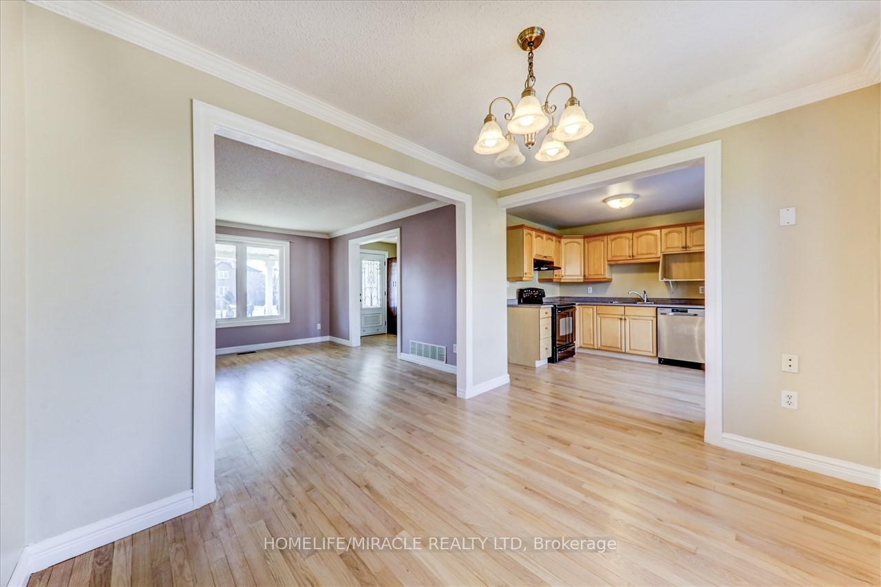 Photo 10 of 662 Beckworth Square, Pickering, Amberlea — HOMEH