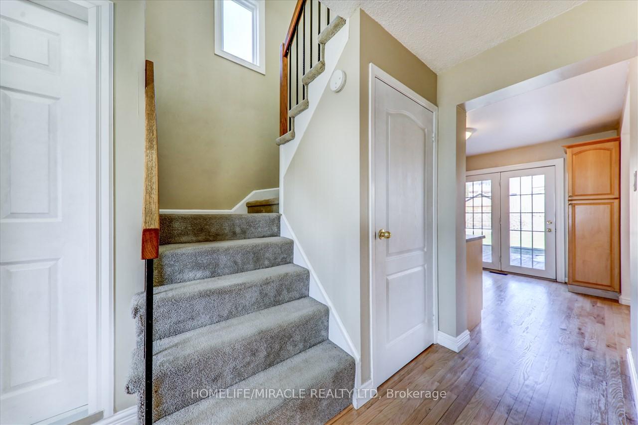 Photo 14 of 662 Beckworth Square, Pickering, Amberlea — HOMEH