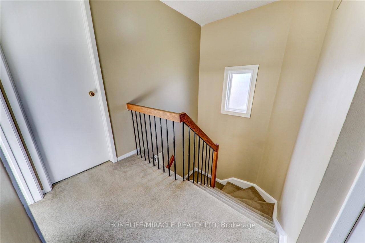 Photo 15 of 662 Beckworth Square, Pickering, Amberlea — HOMEH