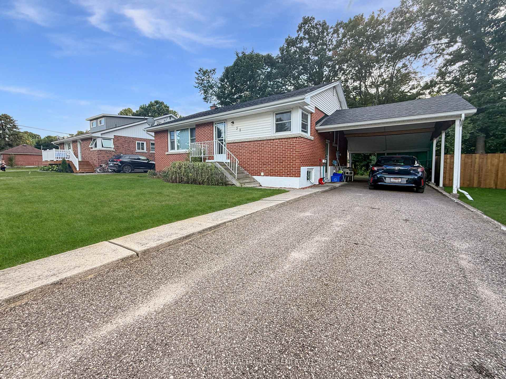 Photo 1 of 38 Francis Street S, Renfrew — HOMEH