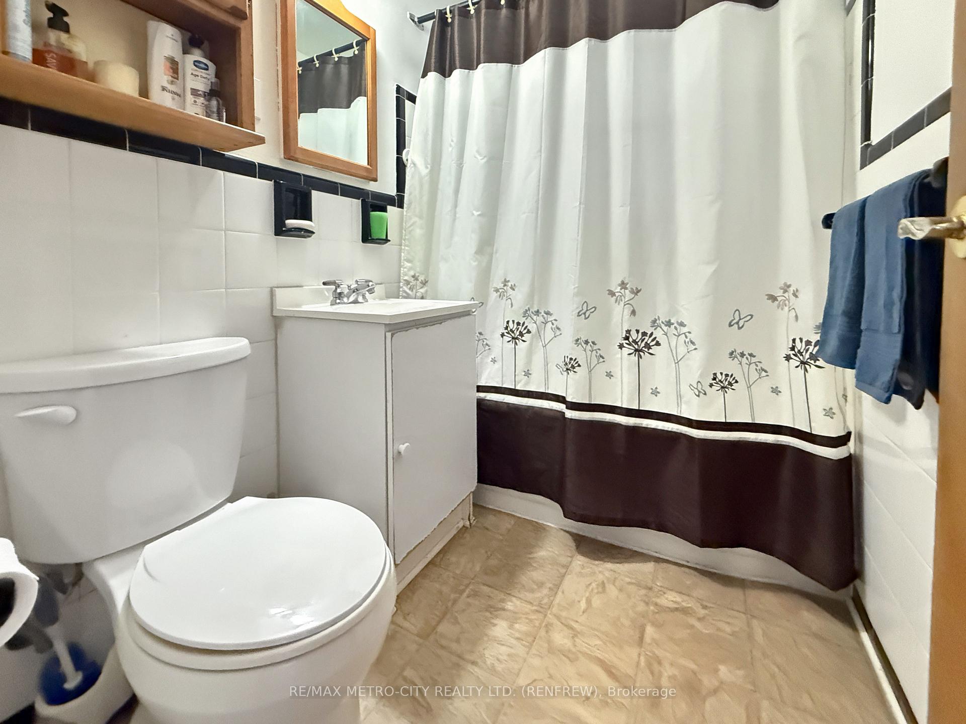 Photo 16 of 38 Francis Street S, Renfrew — HOMEH