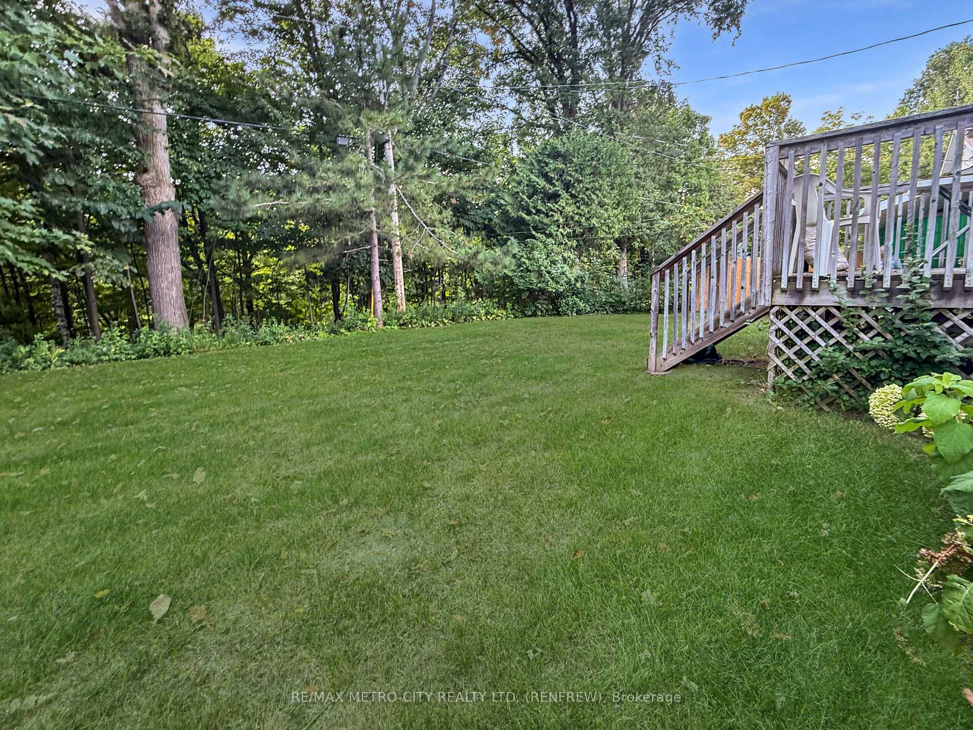 Photo 21 of 38 Francis Street S, Renfrew — HOMEH
