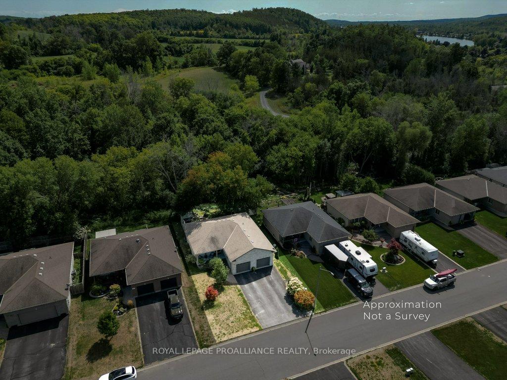 Photo 2 of 38 Cedar Creek Way, Quinte West, Frankford Ward — HOMEH