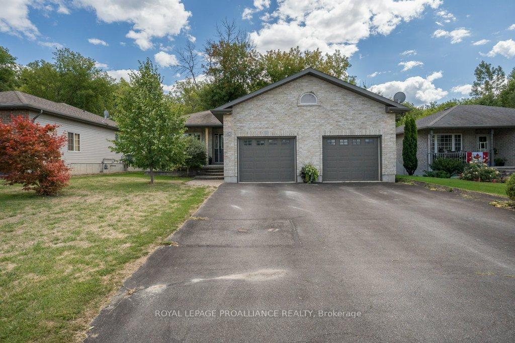 Photo 4 of 38 Cedar Creek Way, Quinte West, Frankford Ward — HOMEH