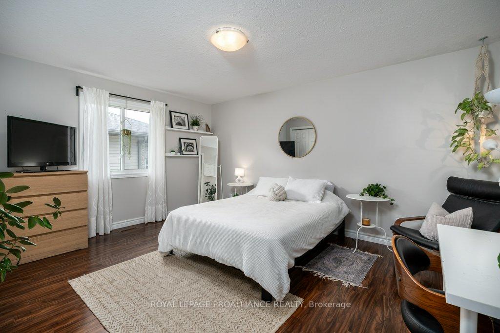 Photo 15 of 38 Cedar Creek Way, Quinte West, Frankford Ward — HOMEH