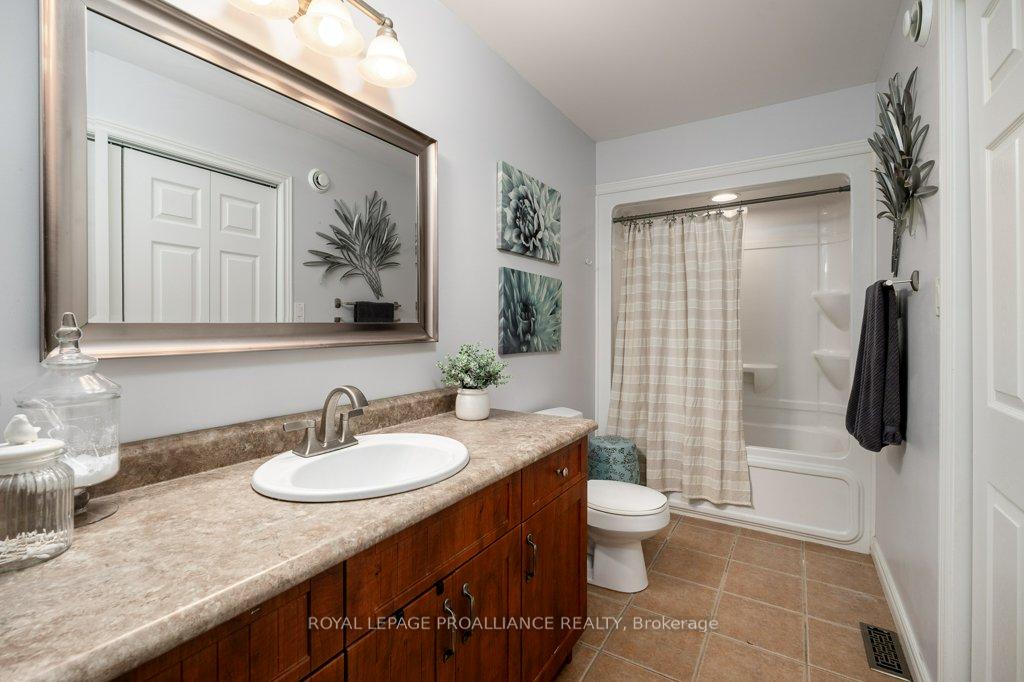Photo 17 of 38 Cedar Creek Way, Quinte West, Frankford Ward — HOMEH