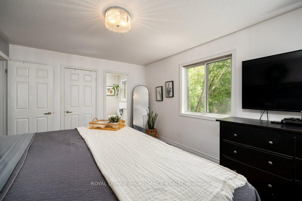 Photo 19 of 38 Cedar Creek Way, Quinte West, Frankford Ward — HOMEH