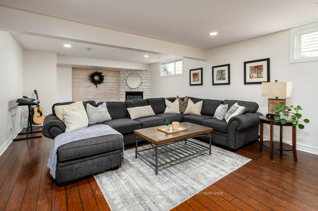 Photo 23 of 38 Cedar Creek Way, Quinte West, Frankford Ward — HOMEH