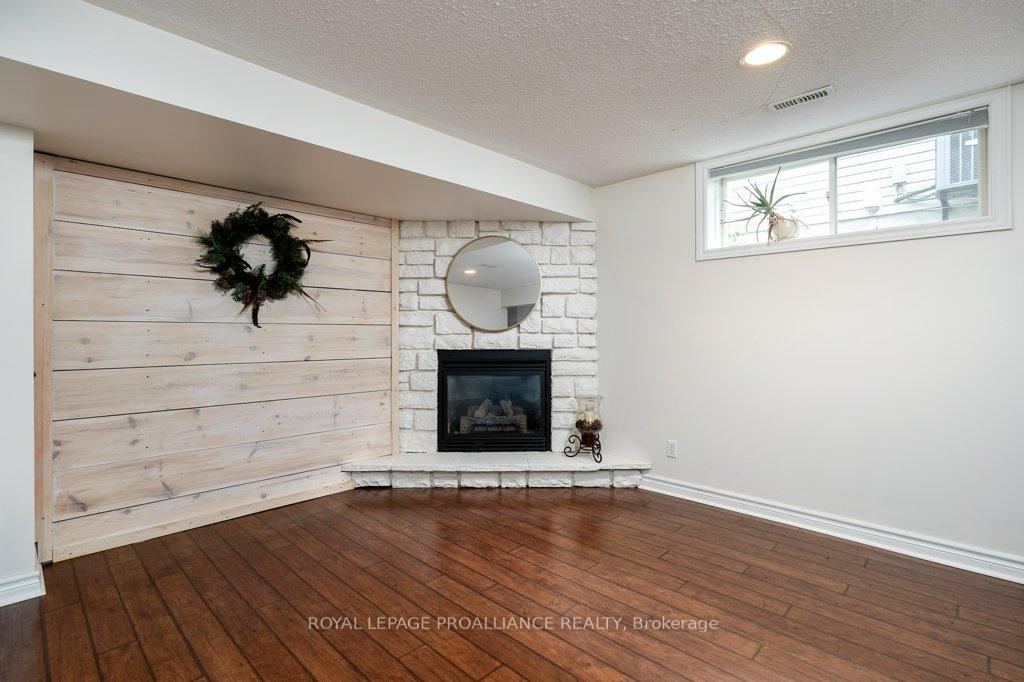 Photo 24 of 38 Cedar Creek Way, Quinte West, Frankford Ward — HOMEH