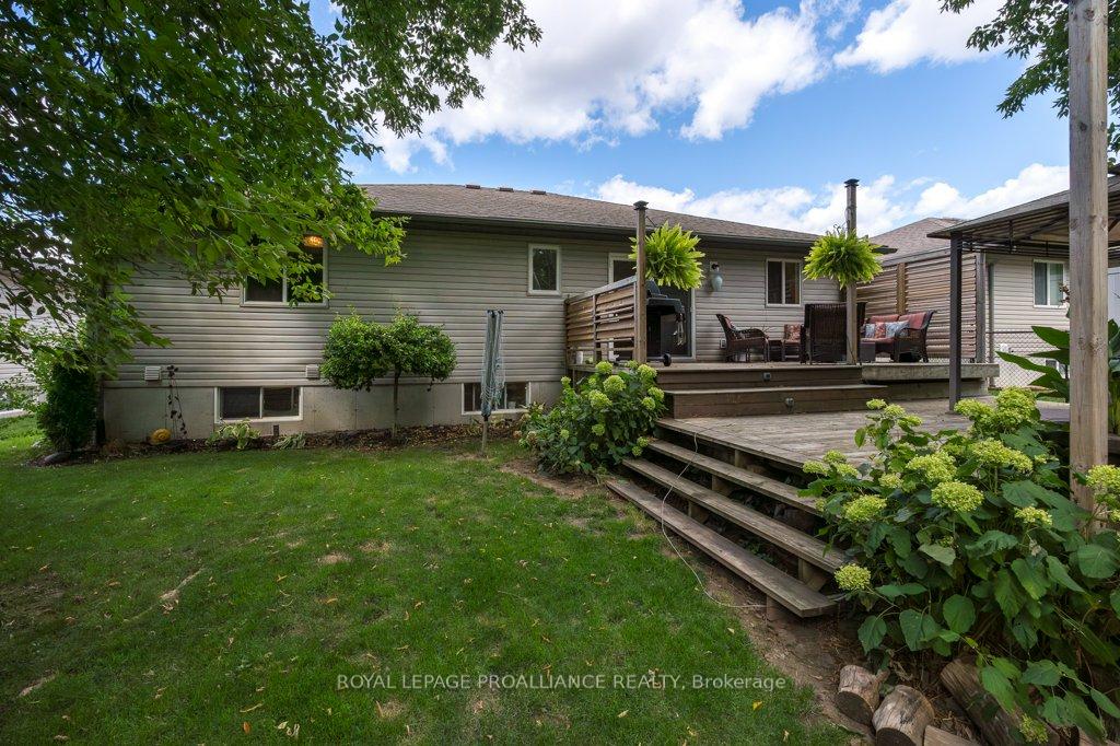 Photo 35 of 38 Cedar Creek Way, Quinte West, Frankford Ward — HOMEH
