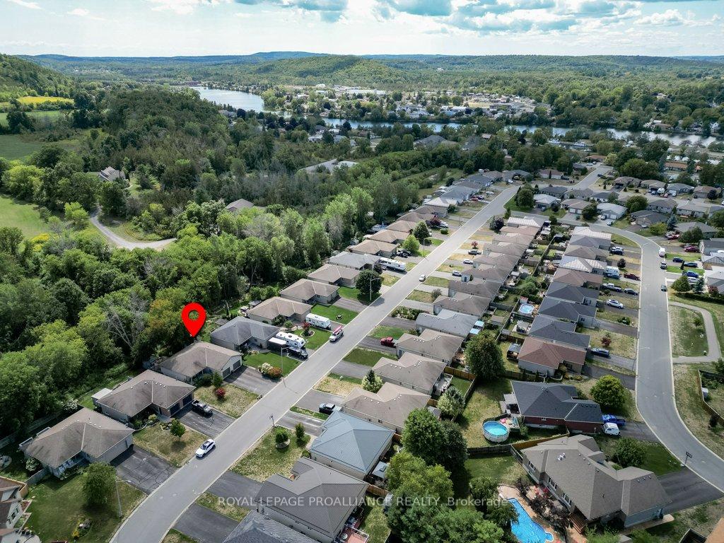 Photo 42 of 38 Cedar Creek Way, Quinte West, Frankford Ward — HOMEH