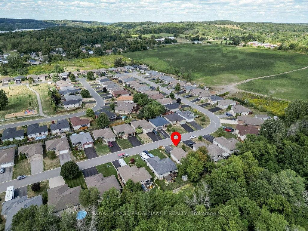 Photo 43 of 38 Cedar Creek Way, Quinte West, Frankford Ward — HOMEH
