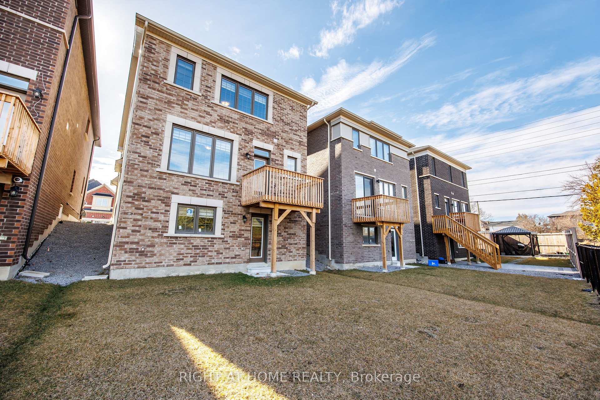 Photo 6 of 1431 Stillmeadow Lane W, Pickering, Rural Pickering — HOMEH