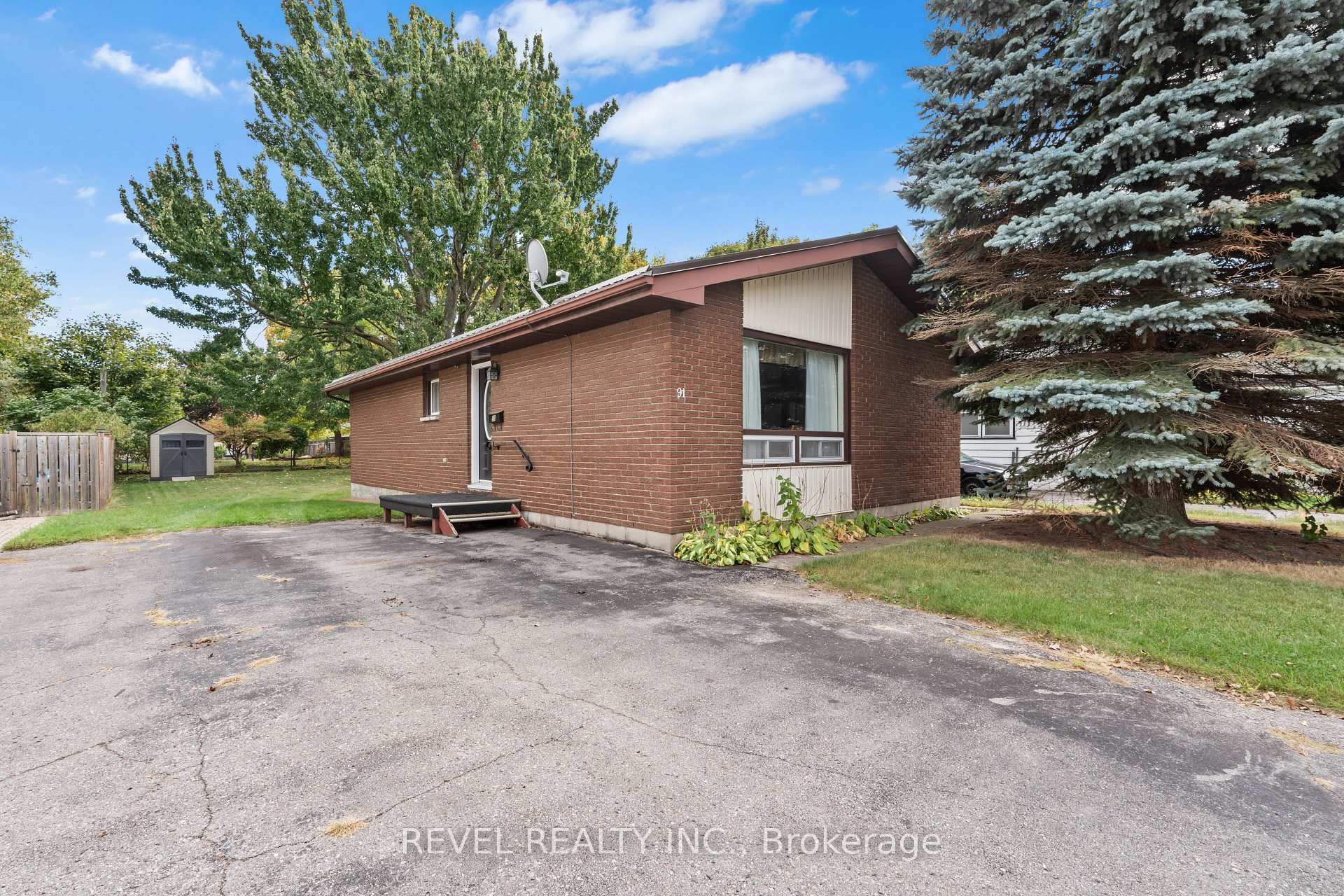Photo 2 of 91 Byron Street, Quinte West, Trenton Ward — HOMEH