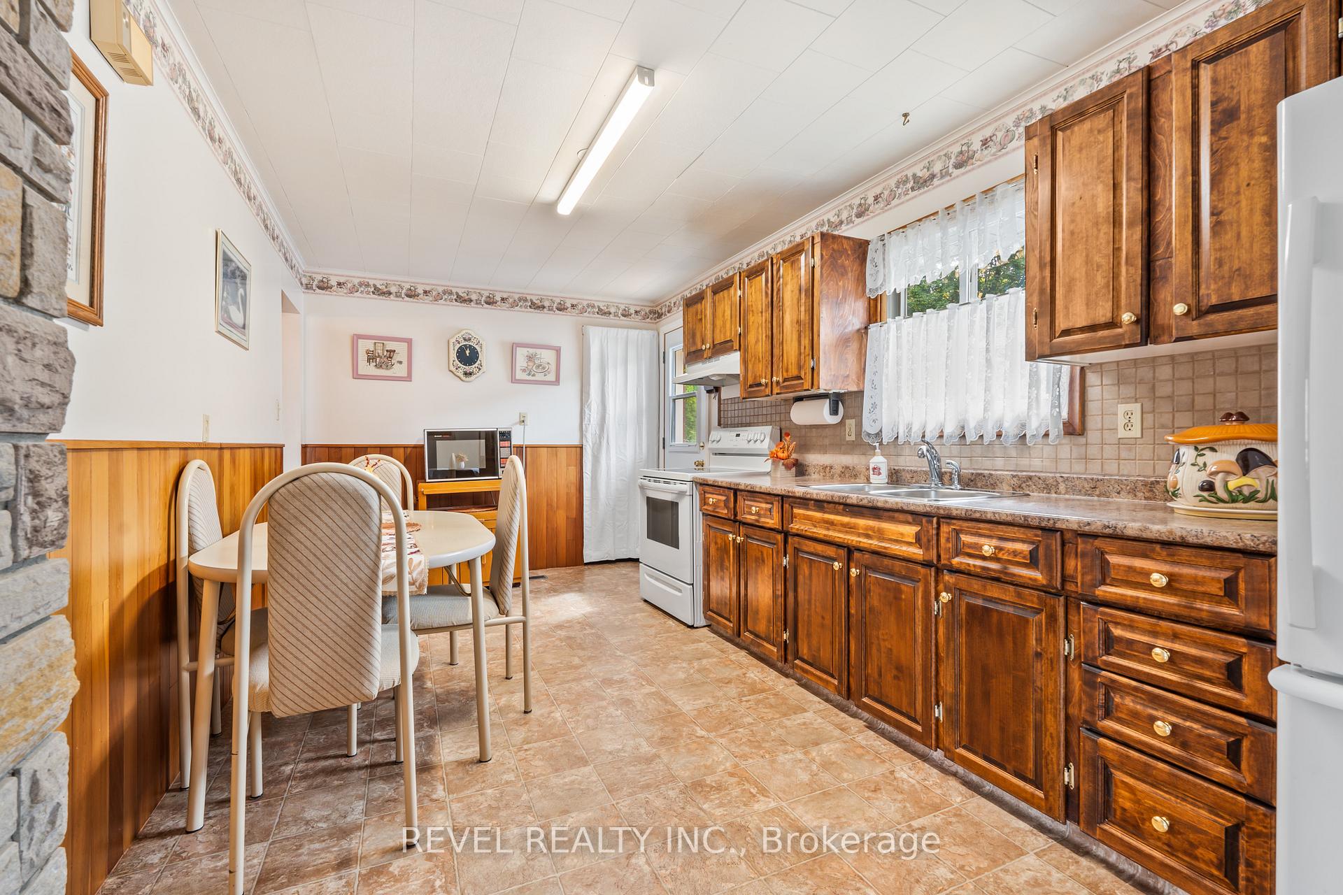 Photo 12 of 91 Byron Street, Quinte West, Trenton Ward — HOMEH