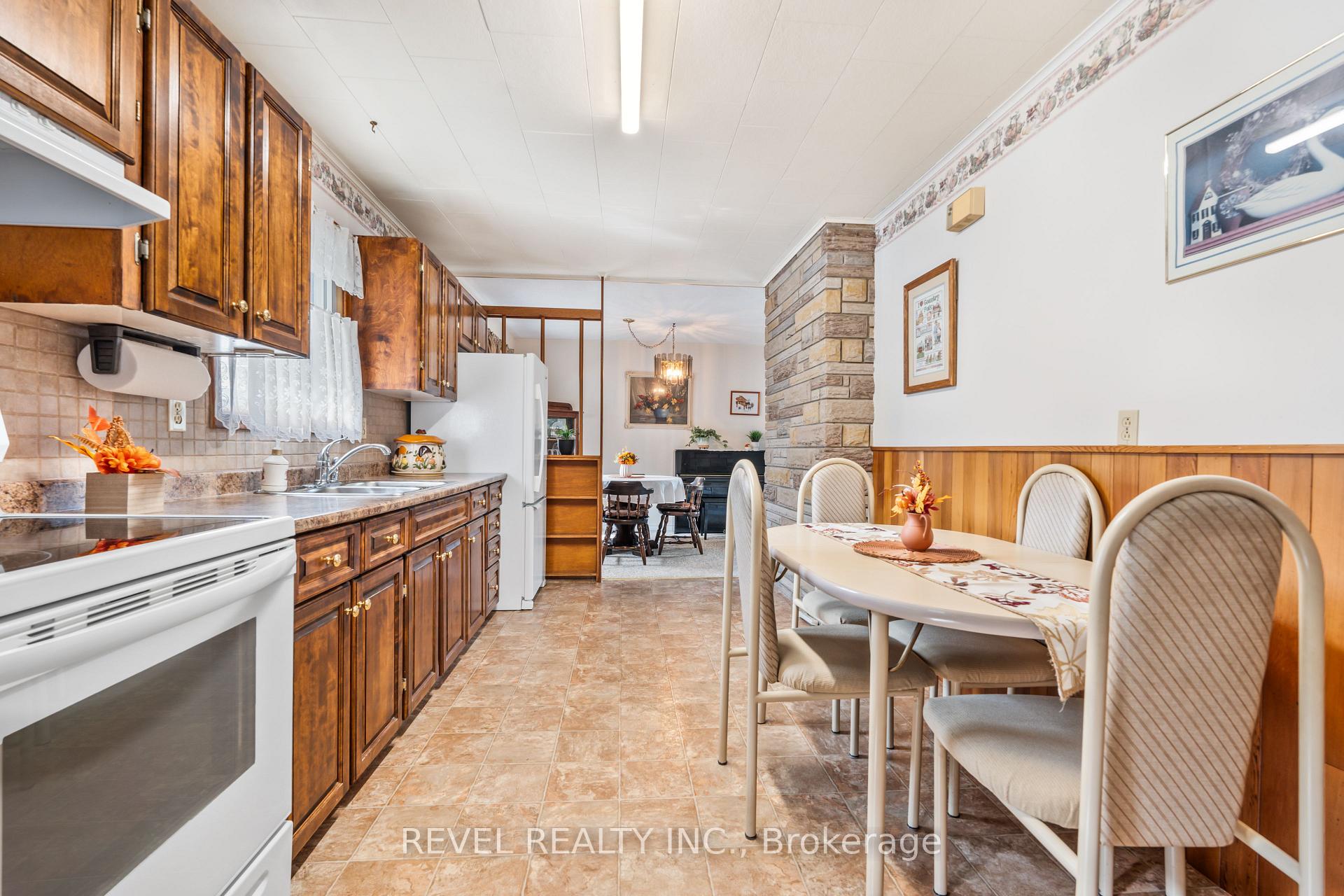 Photo 15 of 91 Byron Street, Quinte West, Trenton Ward — HOMEH