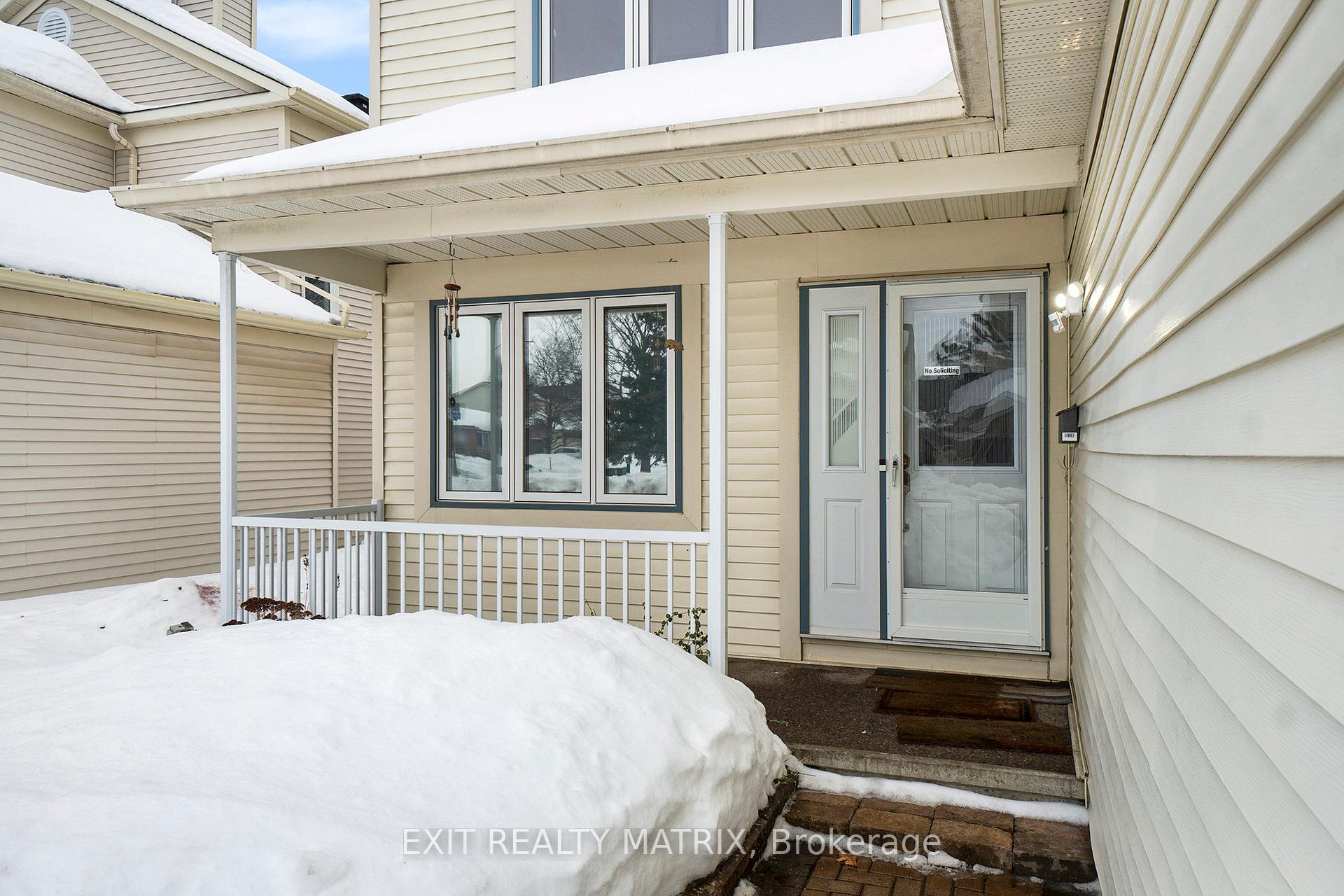 Photo 2 of 300 Tompkins Avenue, Ottawa, Bilberry Creek/Queenswood Heights — HOMEH