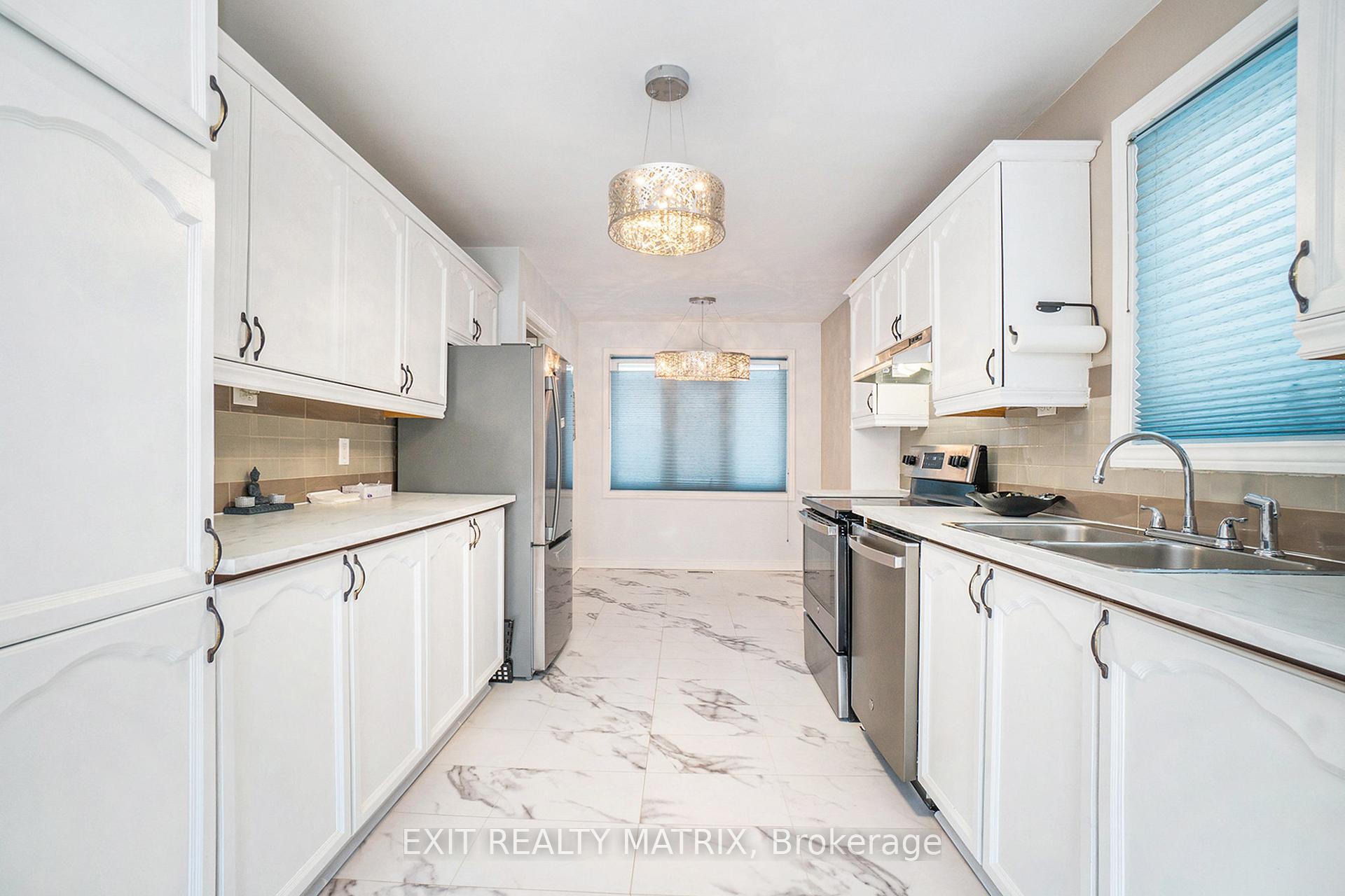 Photo 10 of 300 Tompkins Avenue, Ottawa, Bilberry Creek/Queenswood Heights — HOMEH