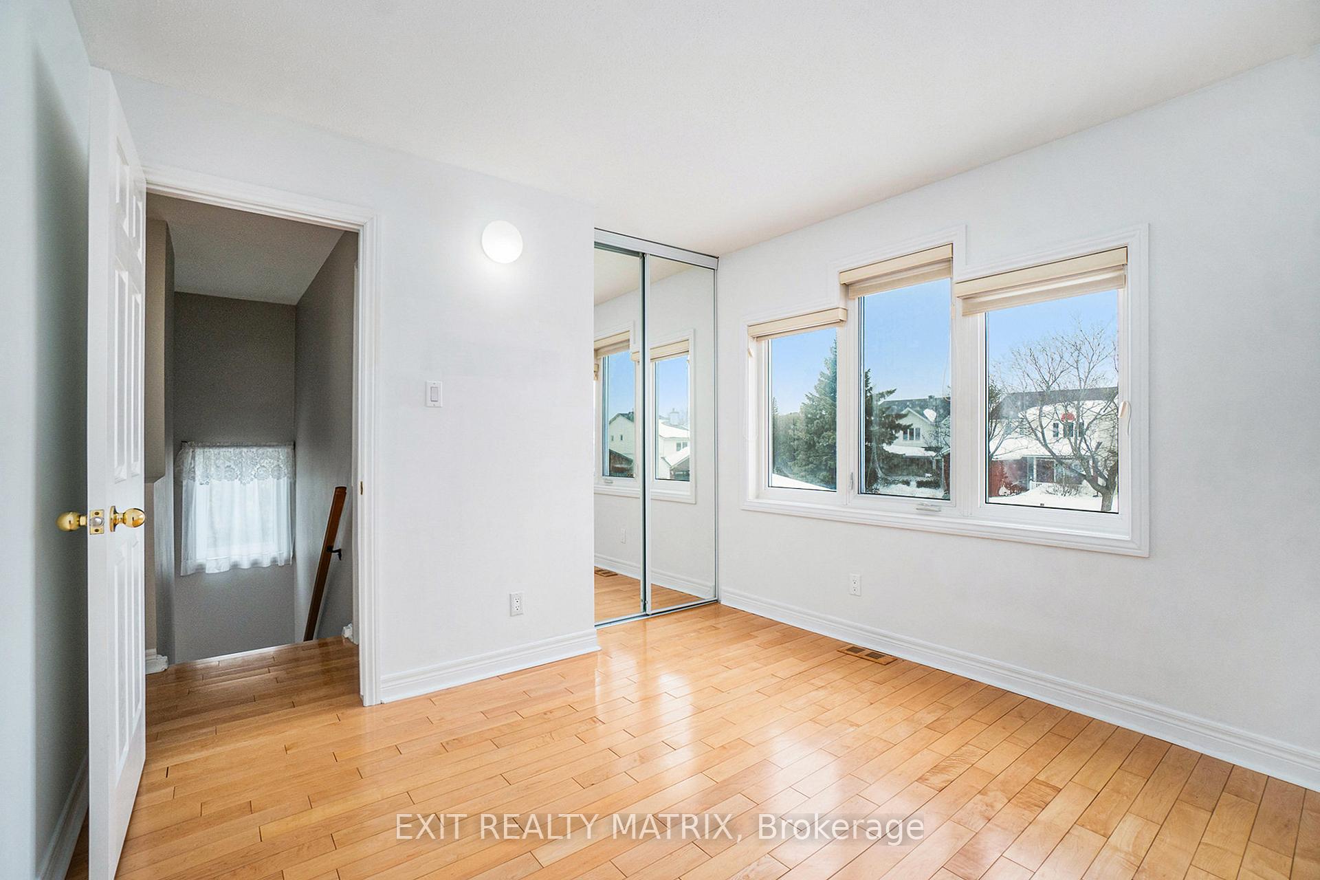 Photo 13 of 300 Tompkins Avenue, Ottawa, Bilberry Creek/Queenswood Heights — HOMEH
