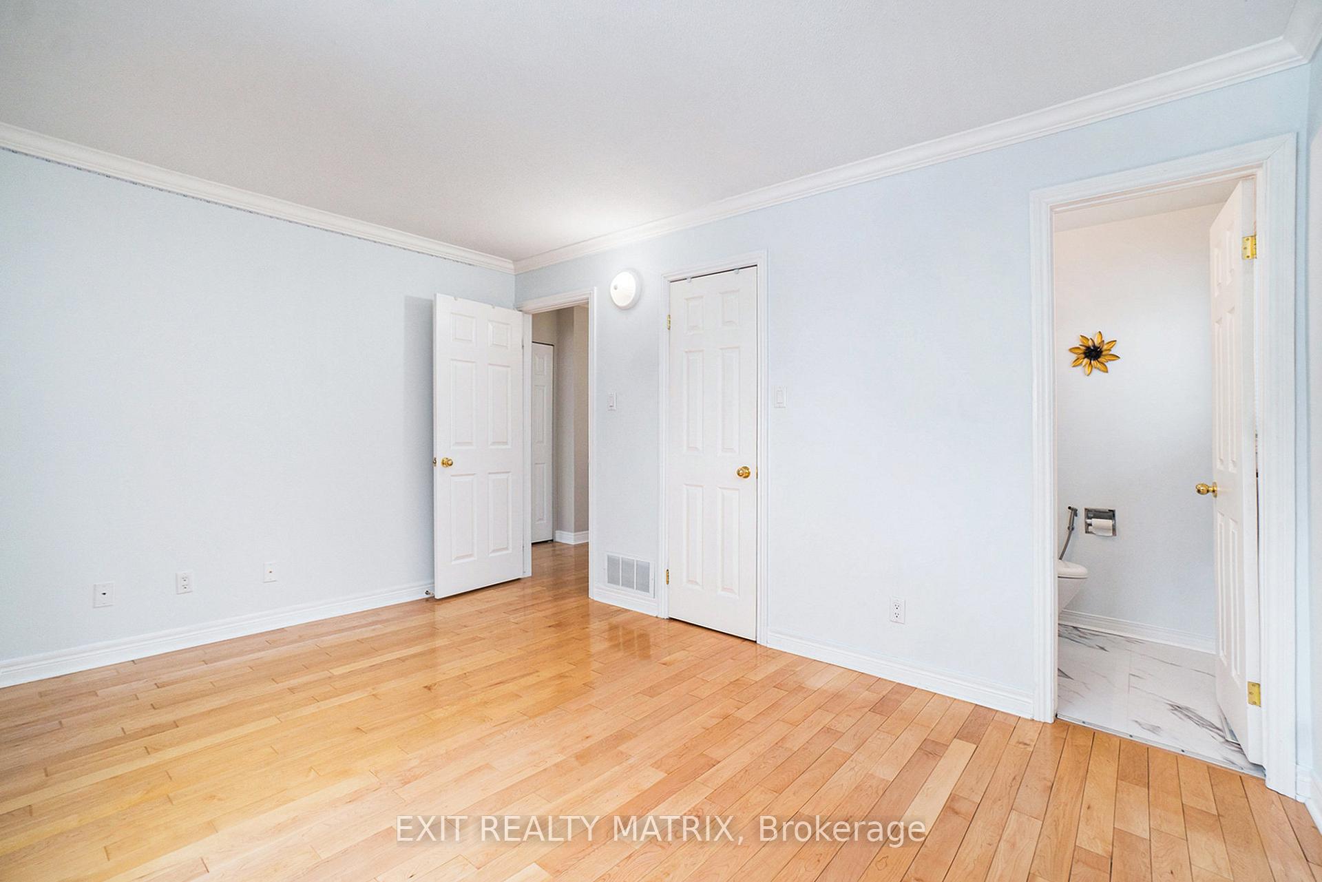 Photo 19 of 300 Tompkins Avenue, Ottawa, Bilberry Creek/Queenswood Heights — HOMEH