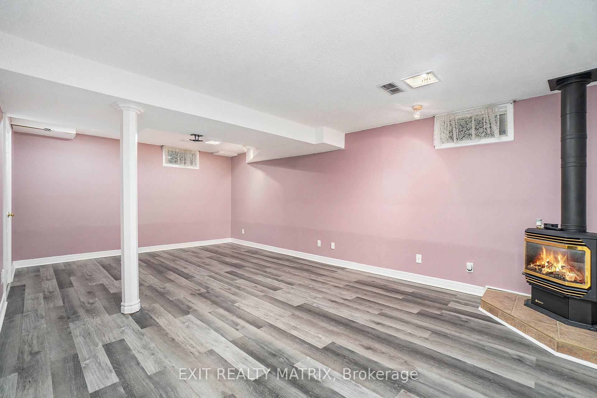 Photo 23 of 300 Tompkins Avenue, Ottawa, Bilberry Creek/Queenswood Heights — HOMEH