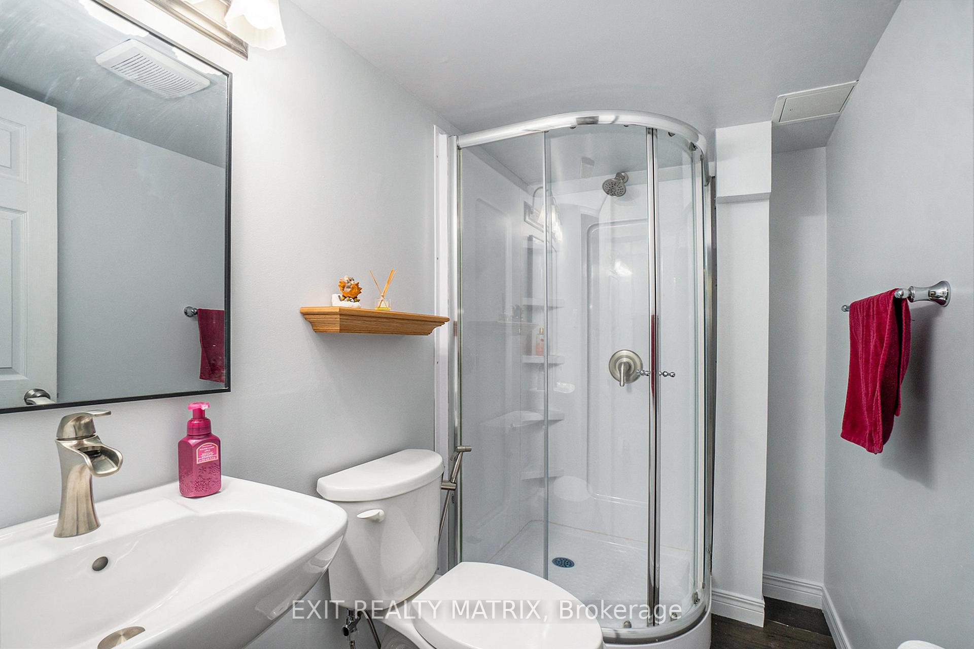 Photo 25 of 300 Tompkins Avenue, Ottawa, Bilberry Creek/Queenswood Heights — HOMEH