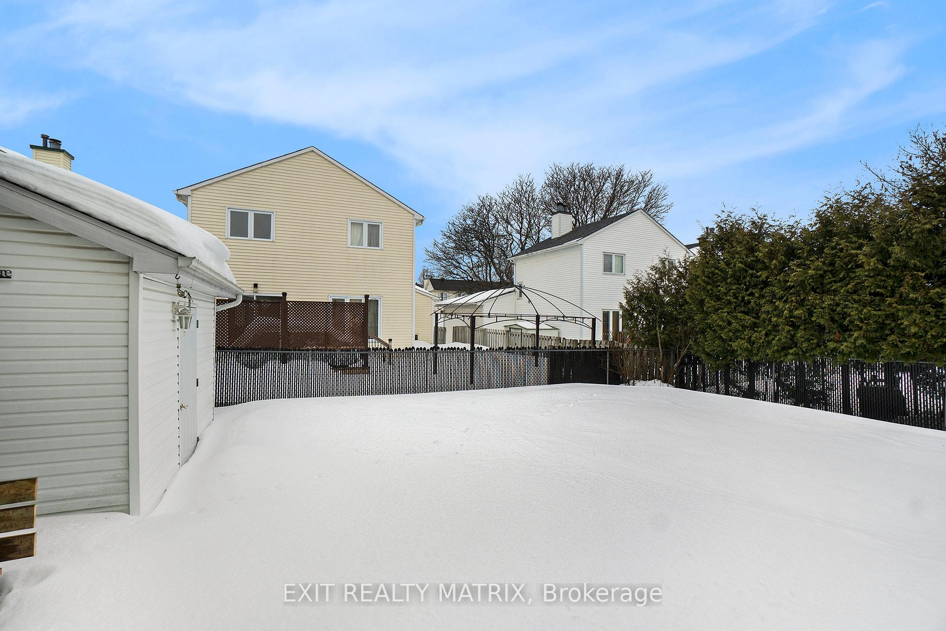 Photo 26 of 300 Tompkins Avenue, Ottawa, Bilberry Creek/Queenswood Heights — HOMEH