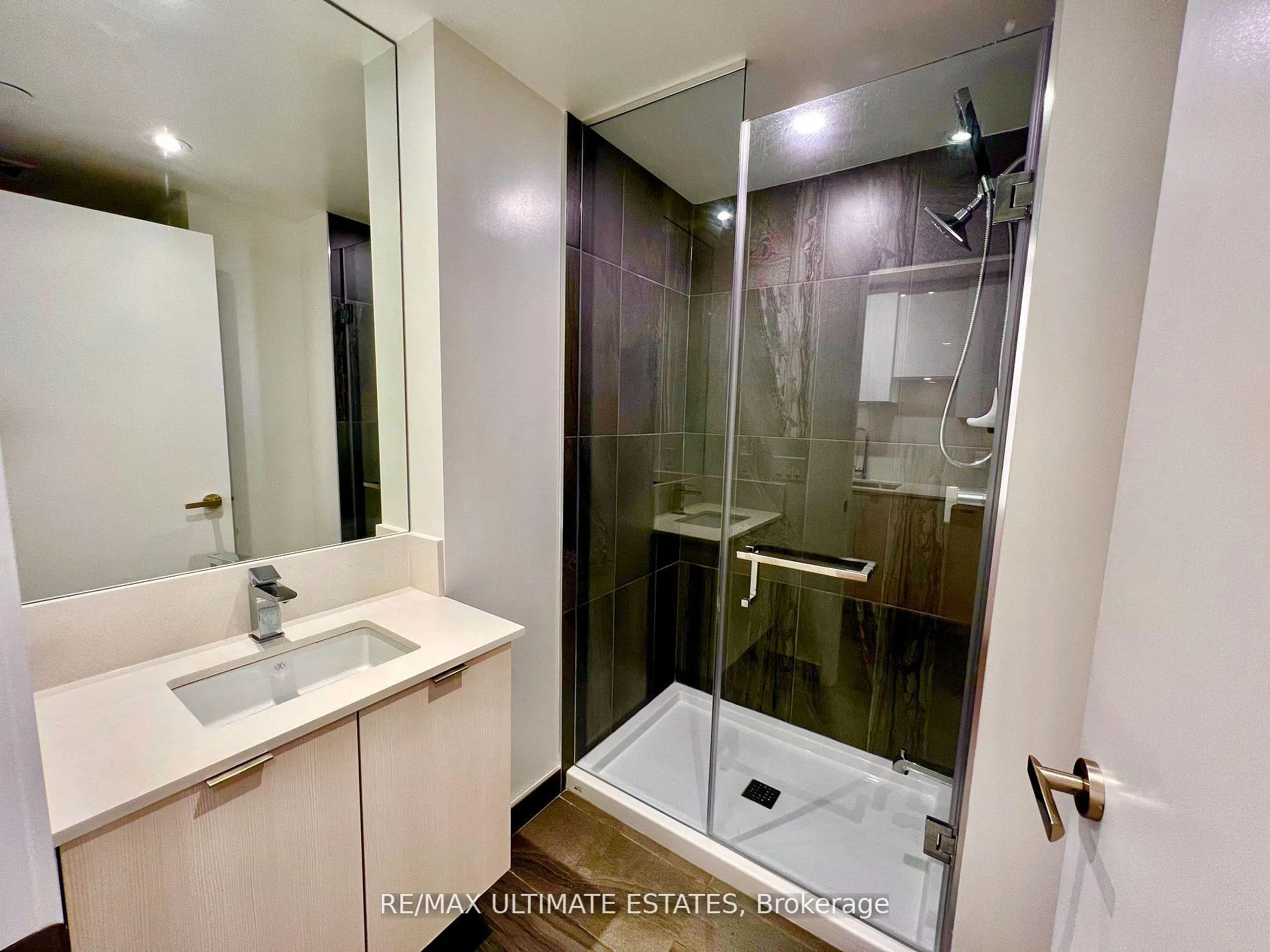 Photo 6 of Unit 3016, 195 Redpath Avenue, Toronto, Mount Pleasant West — HOMEH