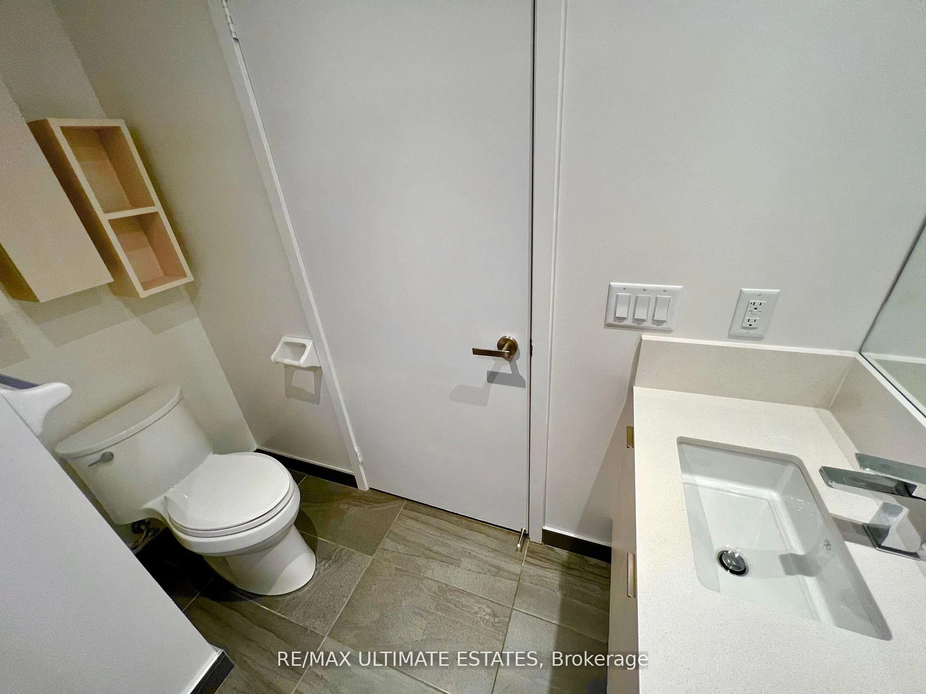 Photo 7 of Unit 3016, 195 Redpath Avenue, Toronto, Mount Pleasant West — HOMEH