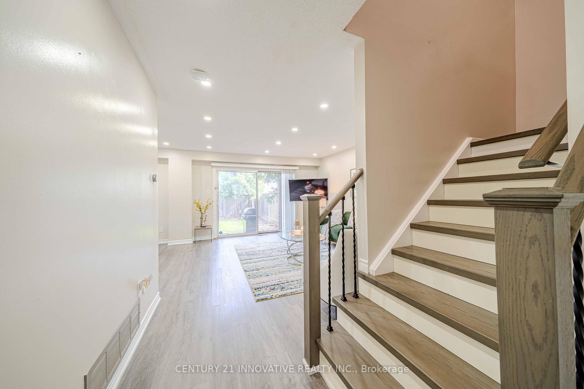 Photo 7 of 750 Edgewood Road, Pickering, Amberlea — HOMEH