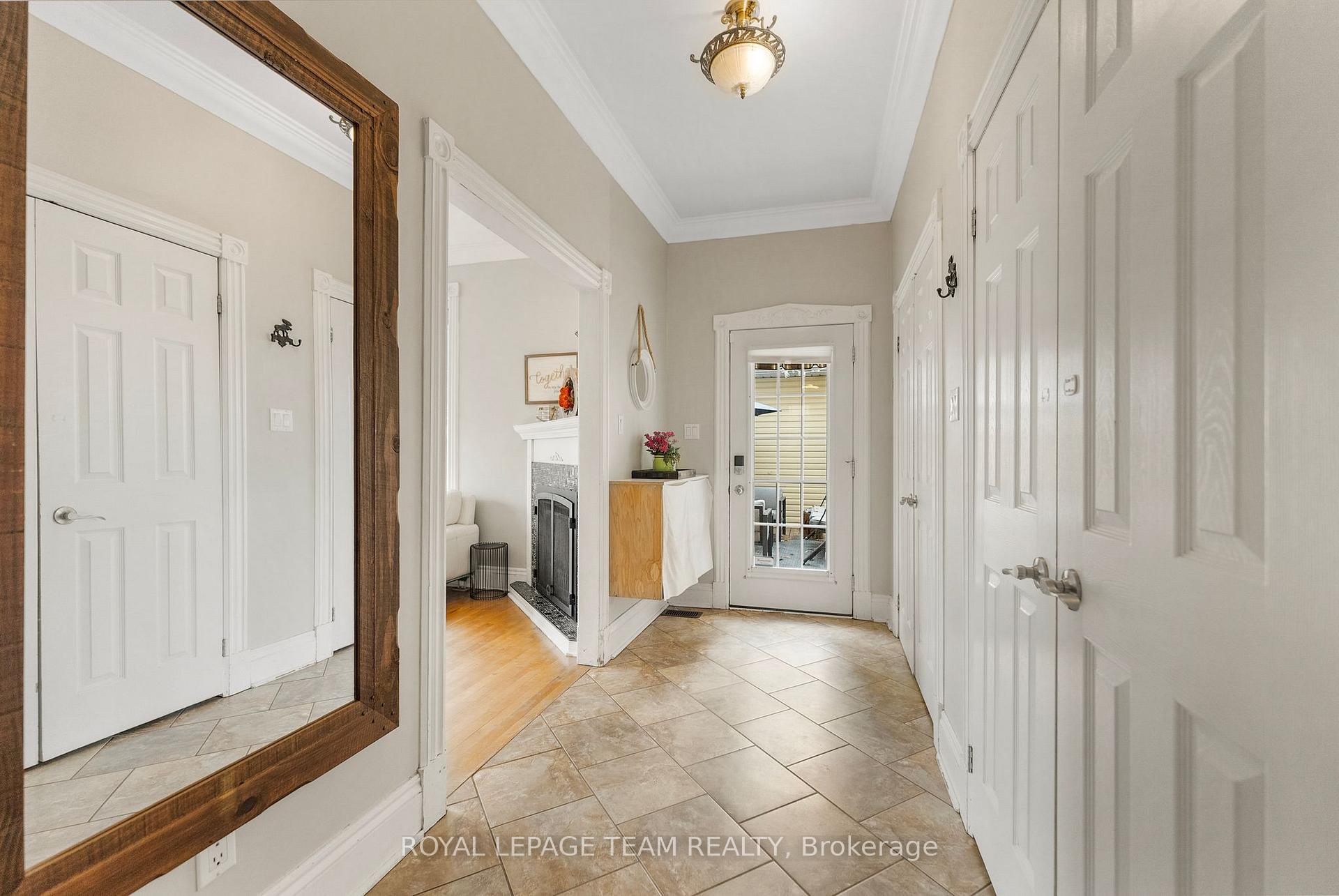 Photo 4 of 174 Bruce Street, Renfrew — HOMEH