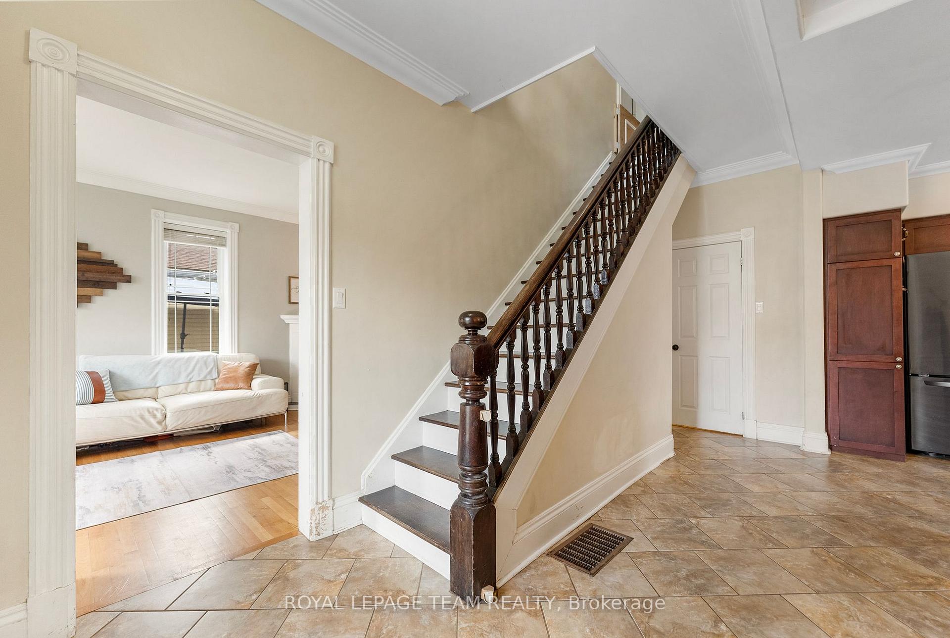 Photo 7 of 174 Bruce Street, Renfrew — HOMEH