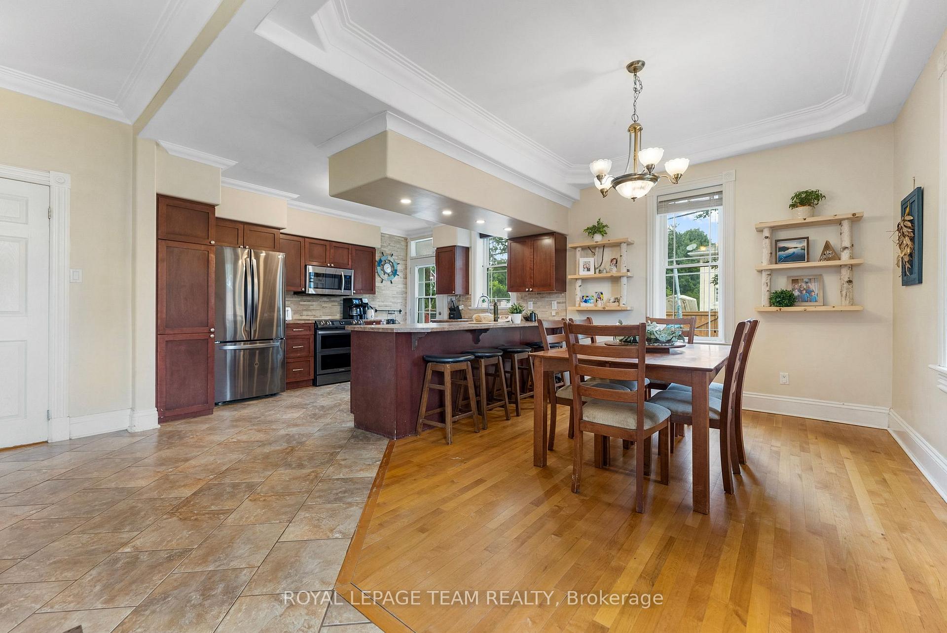 Photo 10 of 174 Bruce Street, Renfrew — HOMEH