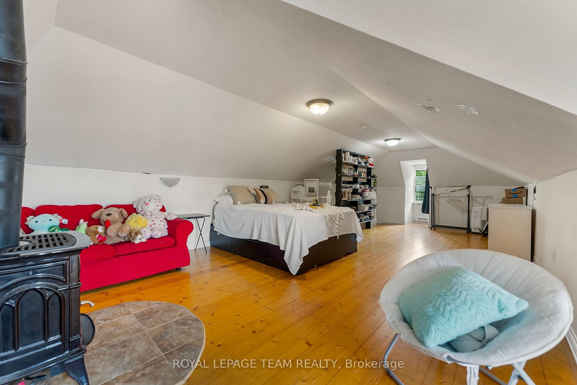 Photo 20 of 174 Bruce Street, Renfrew — HOMEH