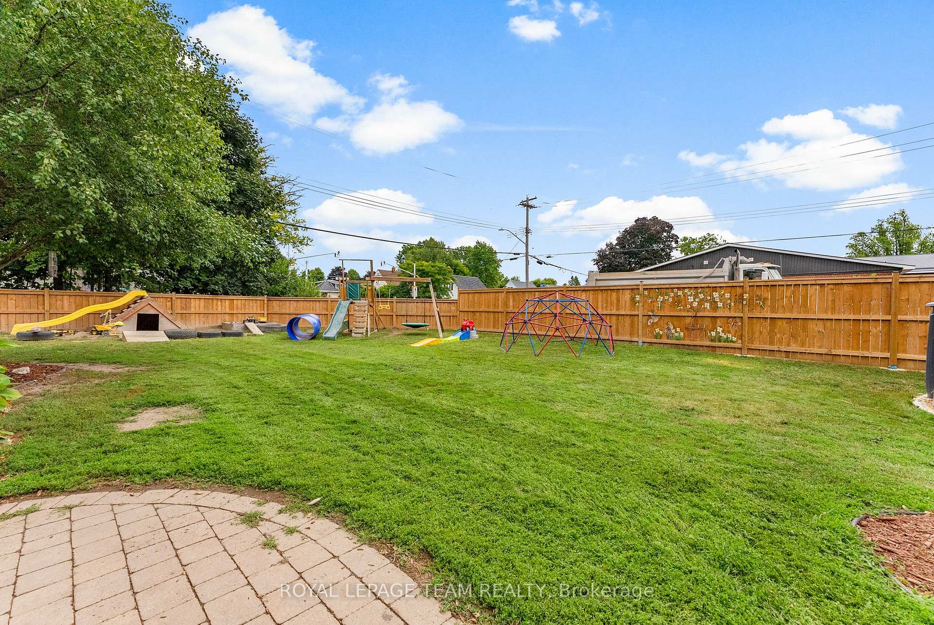 Photo 29 of 174 Bruce Street, Renfrew — HOMEH