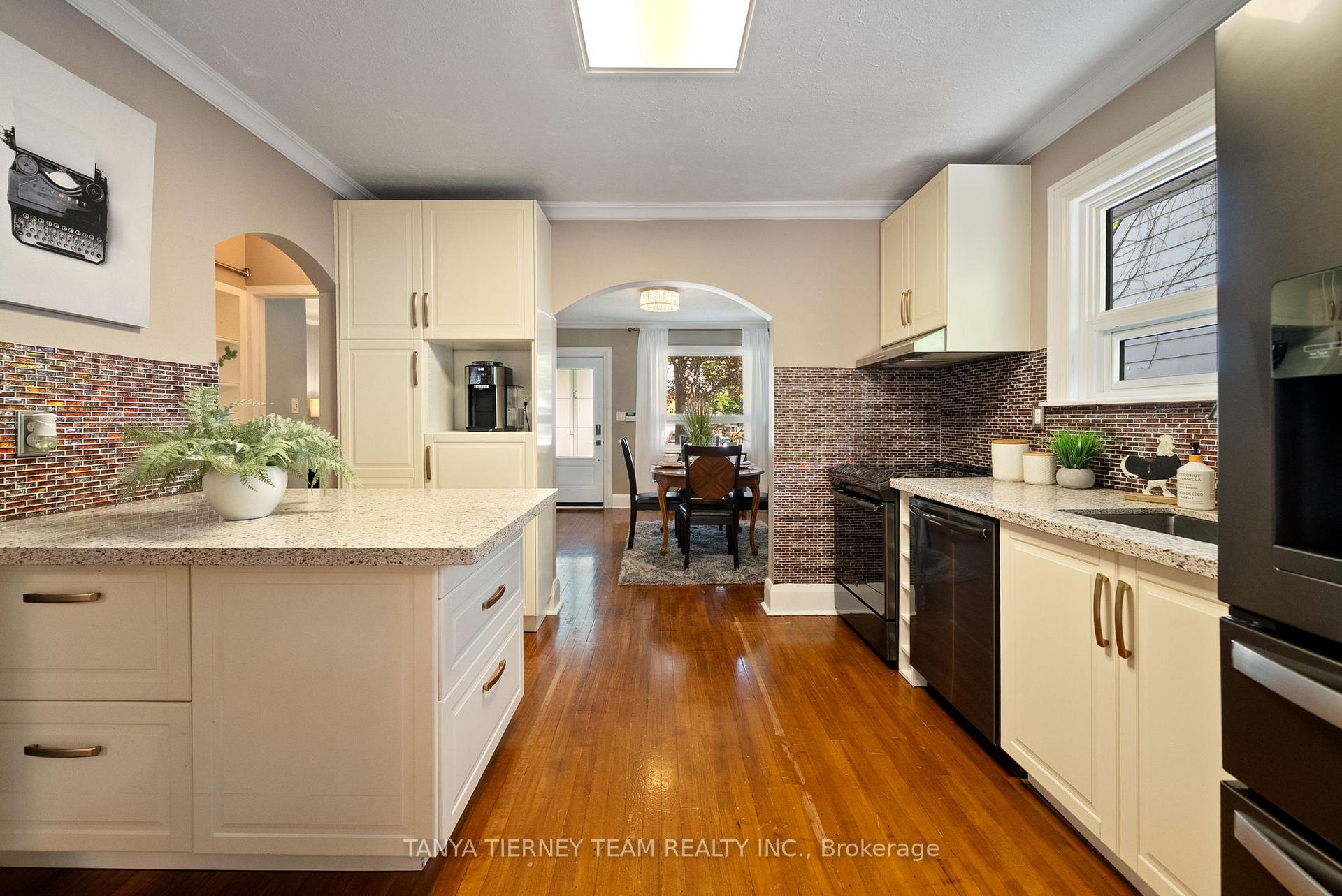 Photo 11 of 148 Warren Avenue, Oshawa, McLaughlin — HOMEH