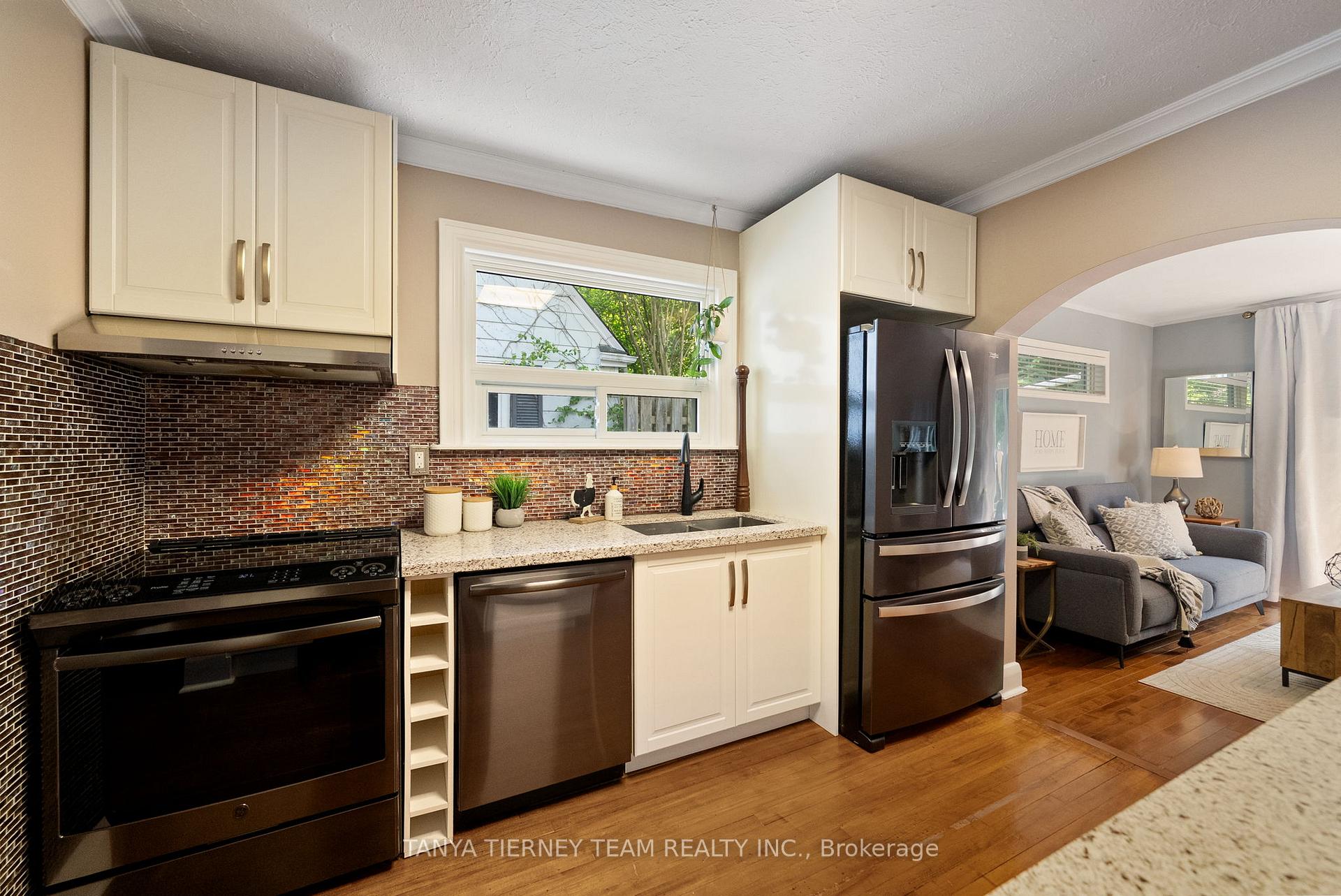 Photo 13 of 148 Warren Avenue, Oshawa, McLaughlin — HOMEH