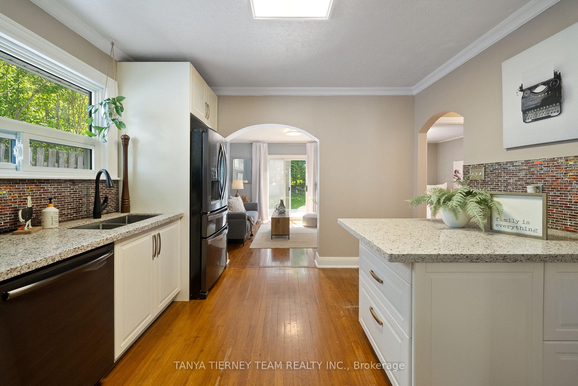 Photo 14 of 148 Warren Avenue, Oshawa, McLaughlin — HOMEH
