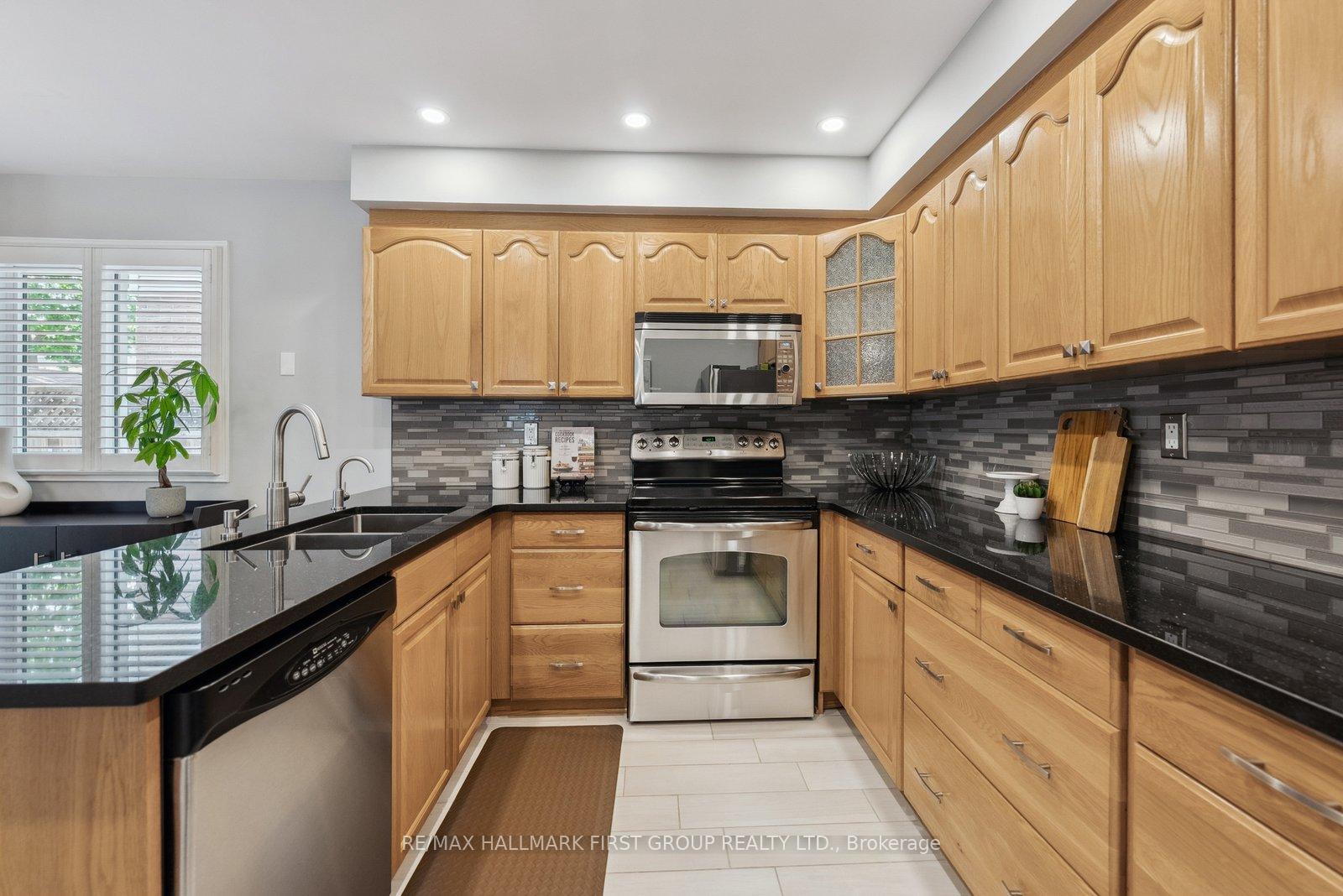 Photo 13 of 1542 Rawlings Drive, Pickering, Liverpool — HOMEH