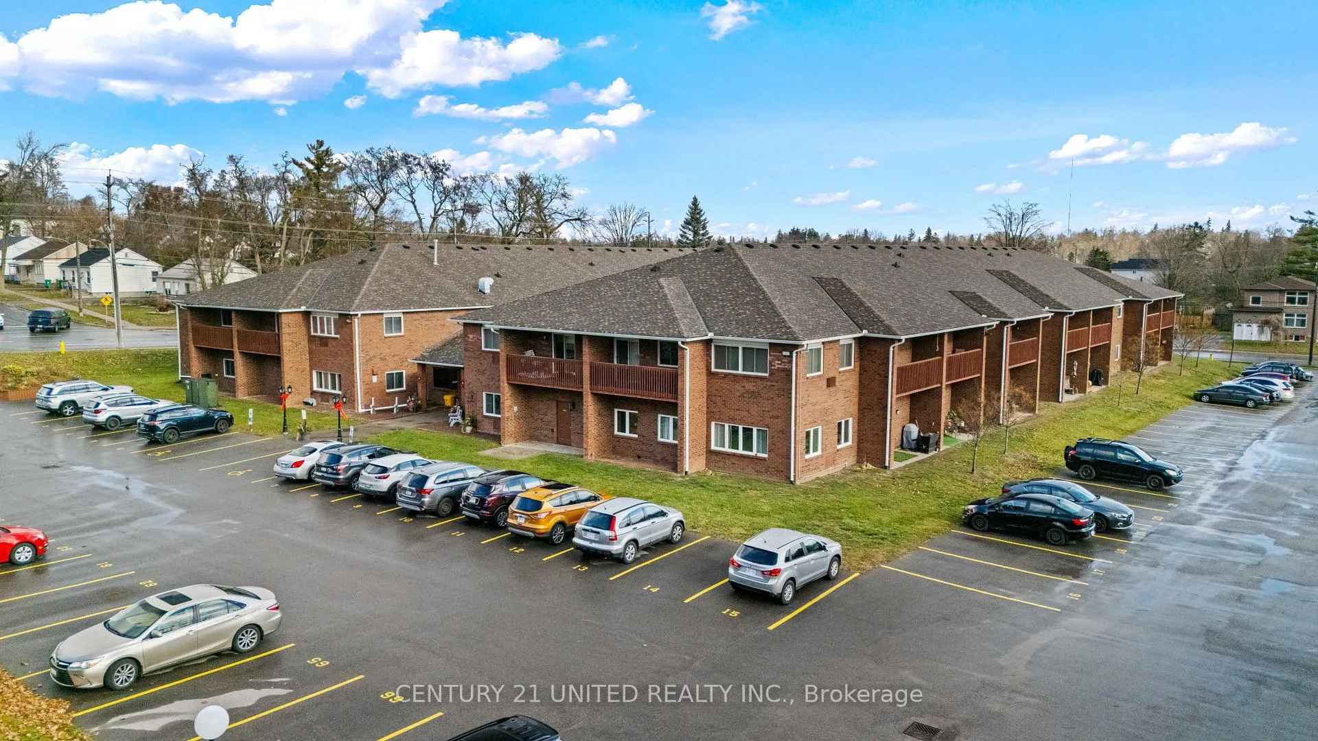Front of Unit 213, 475 Parkhill Road W