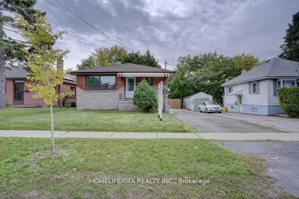Front of 373 Elmgrove Avenue