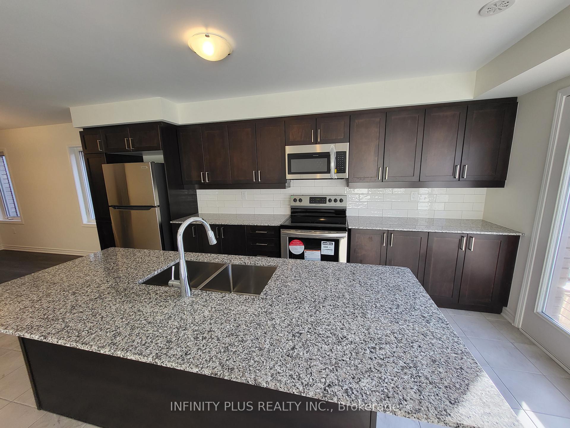 Photo 4 of 3351 Thunderbird Promenade, Pickering, Rural Pickering — HOMEH
